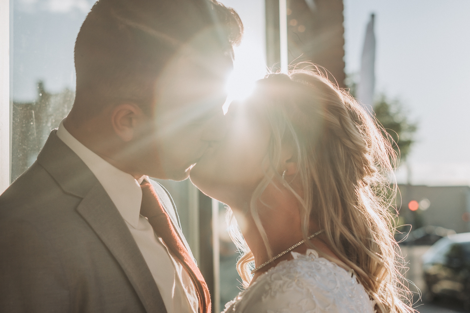 how to find an intentional wedding photographer